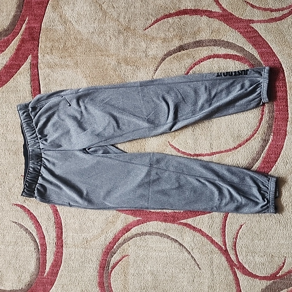 Nike XS Gray Therma-fit Pants